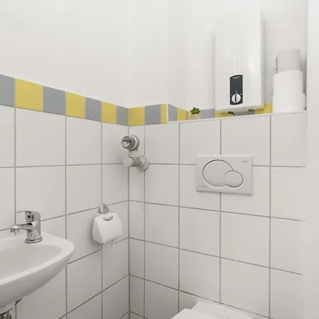Gemuetliche - 7 Betten - Balkon - Waschtrockner - Smart Tv * Kassel