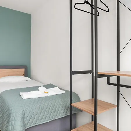 Gemuetliche - 7 Betten - Balkon - Waschtrockner - Smart Tv Apartament *