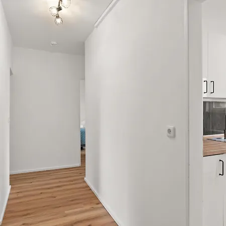 Apartment Gemuetliche - 7 Betten - Balkon - Waschtrockner - Smart Tv