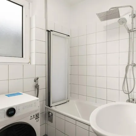 Gemuetliche - 7 Betten - Balkon - Waschtrockner - Smart Tv *
